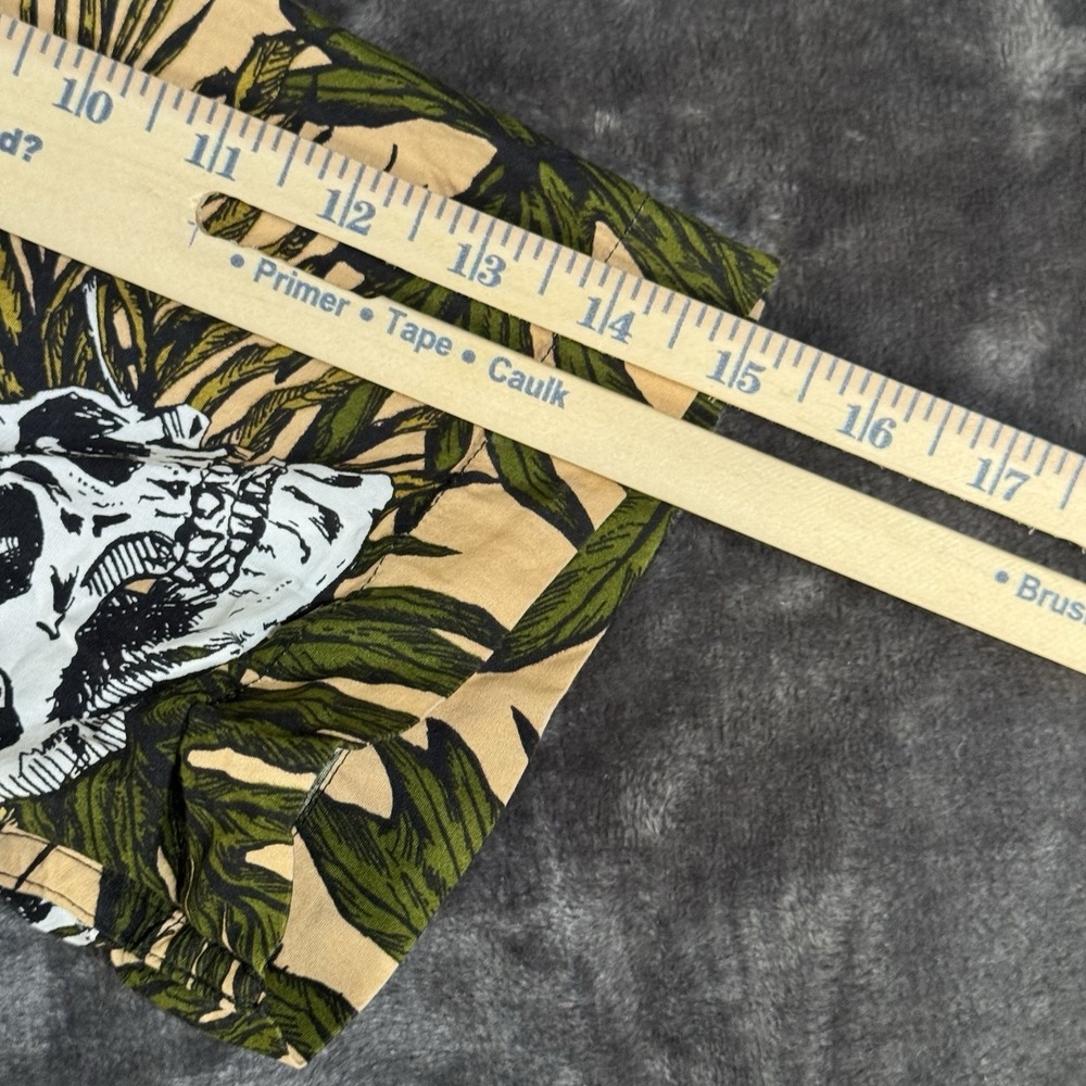 RSQ Short Sleeve Shirt Mens Sz Large Button-Up With Skull Palm Tree Print Summer - Picture 7 of 7